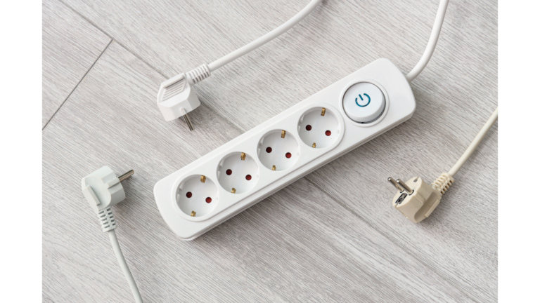 rangements pour prises et appareils électroniques