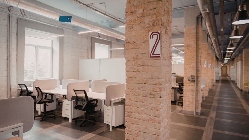 séparation de bureaux pour des bureaux partagés